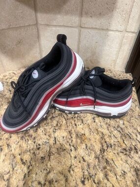 Boys Nike Black, Red & White Low-Top Sneakers